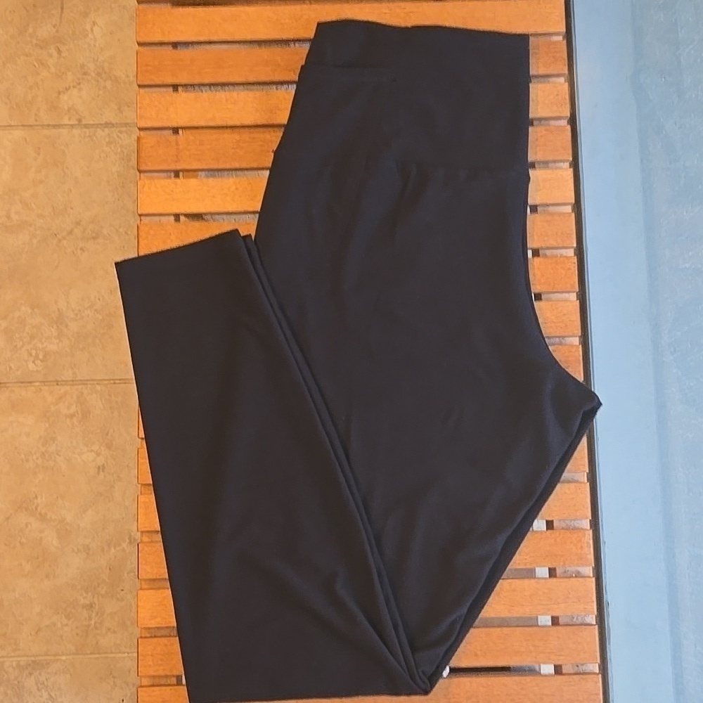 Grace and Lace Black Leggings with Pockets Large